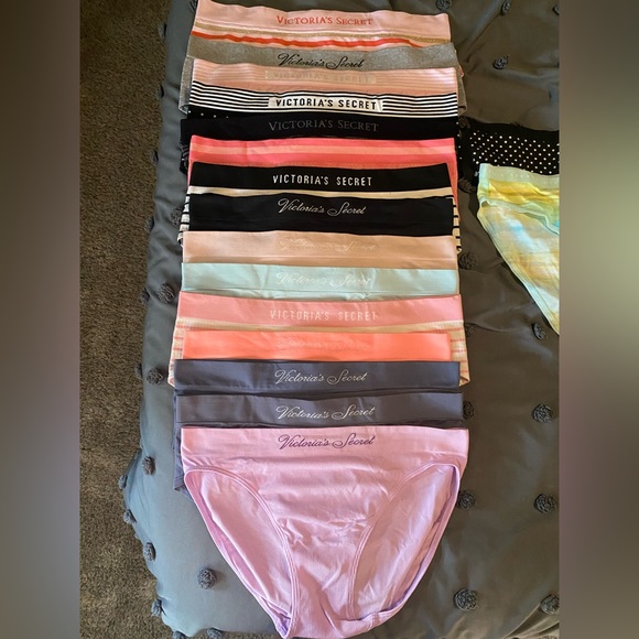 17 pairs of Victoria secret undies - Picture 1 of 4